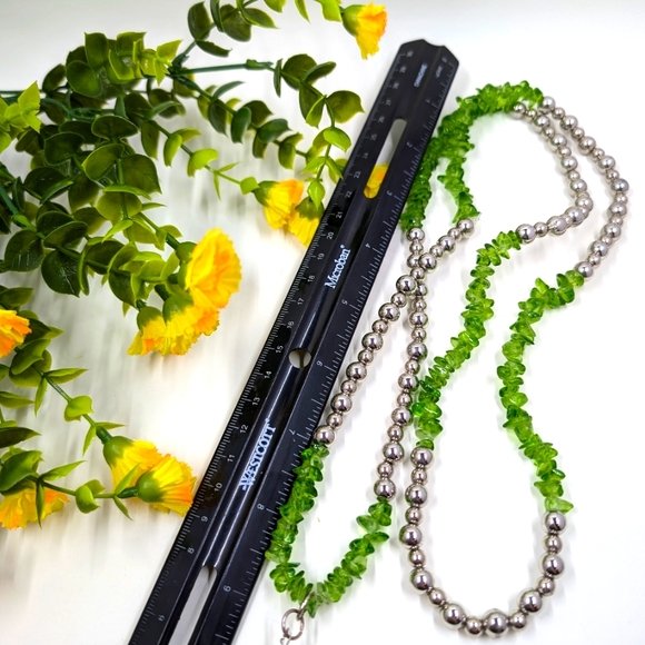 Green Chrome Tourmaline Chip Long Buddha Pendant Vintage Necklace with Tassel - Picture 5 of 6